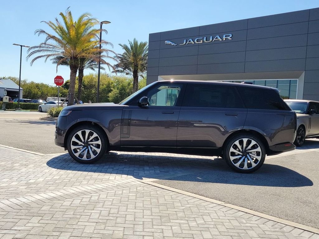 New 2026 Charente Grey Land Rover SE image 2