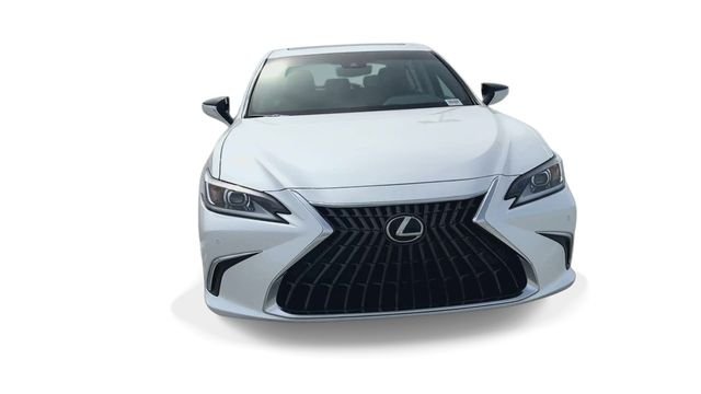 Used 2024 White Lexus 300h image 3