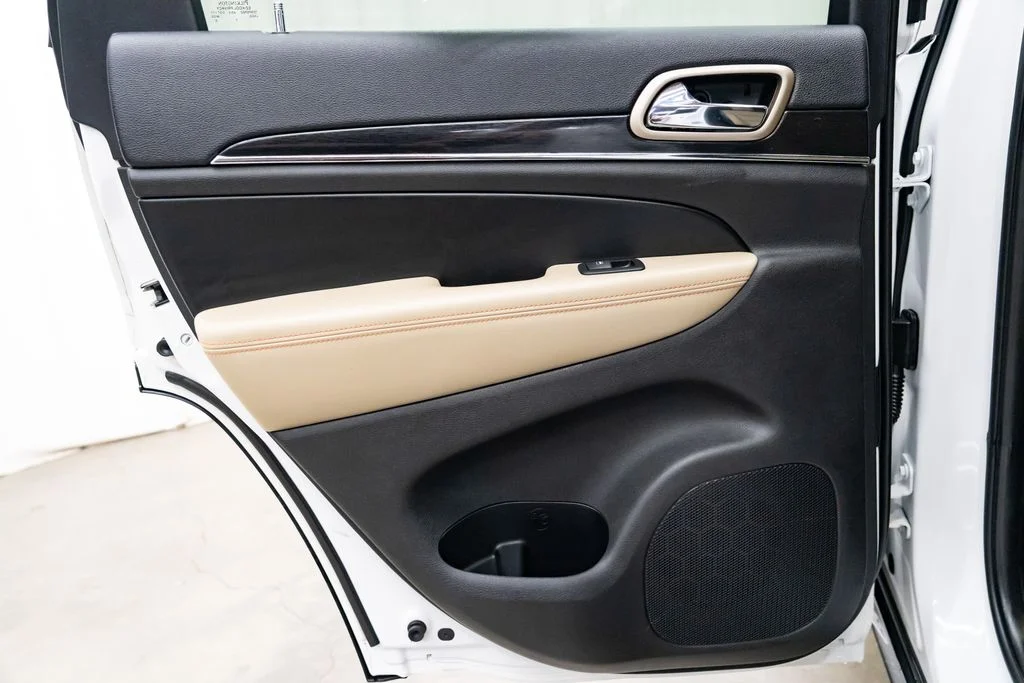 Used 2016 White Jeep Limited image 26