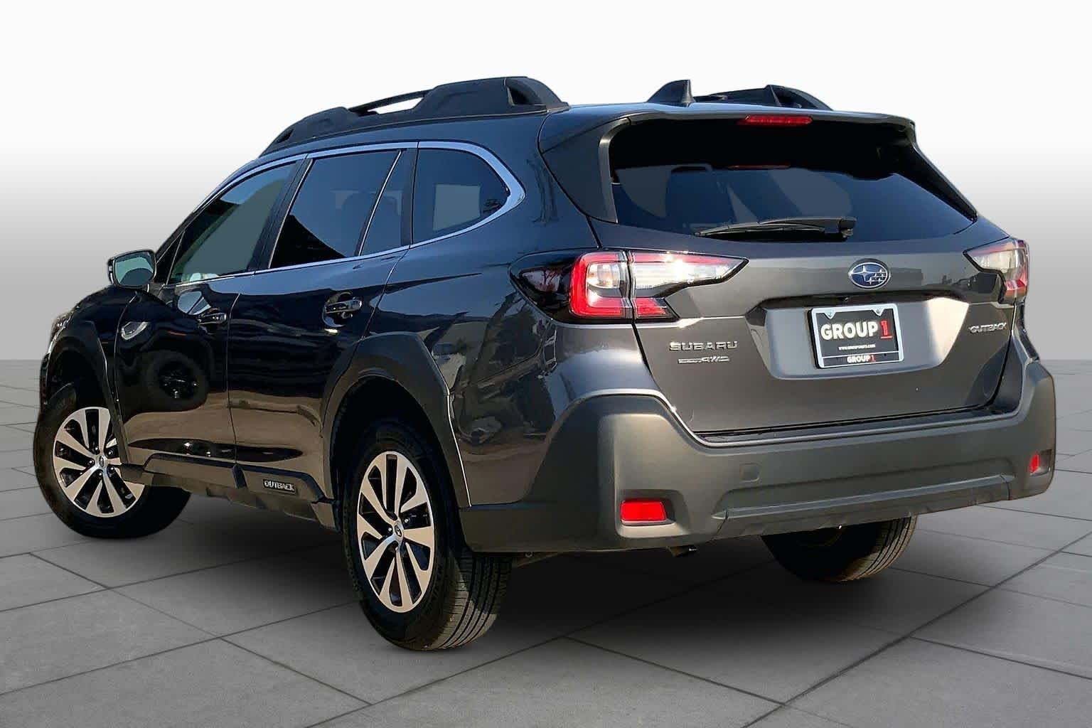 Used 2025 Magnetite Gray Metallic Subaru Premium image 12