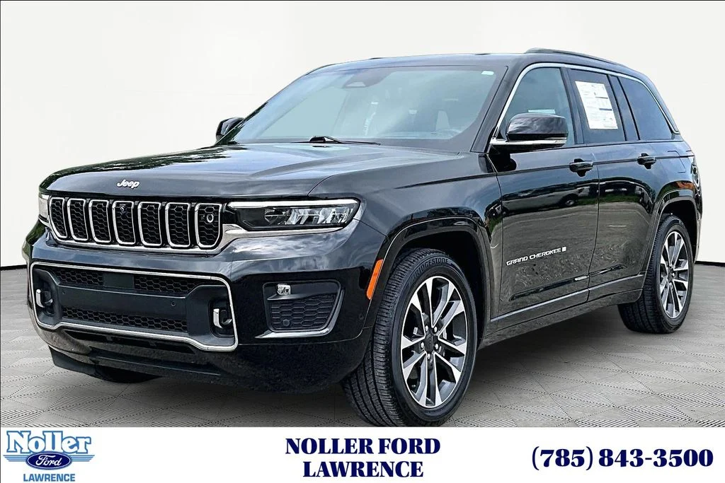 Certified Used 2024 Diamond Black Jeep Overland image 1
