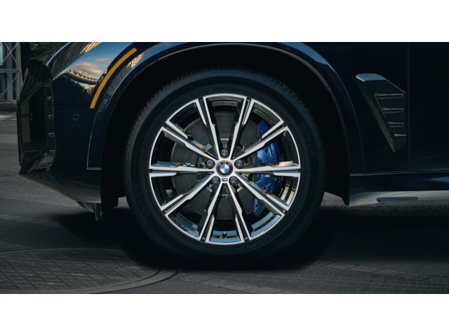 New 2026 Carbon Black Metallic BMW xDrive40i image 7