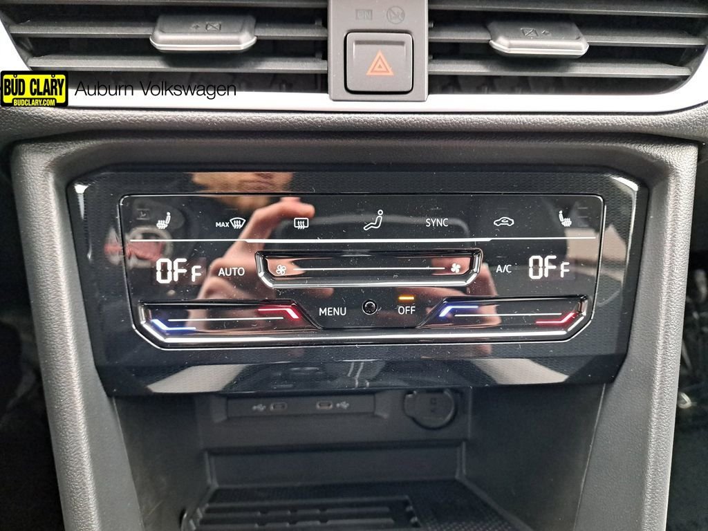 2025 Volkswagen Taos SE - Photo 27