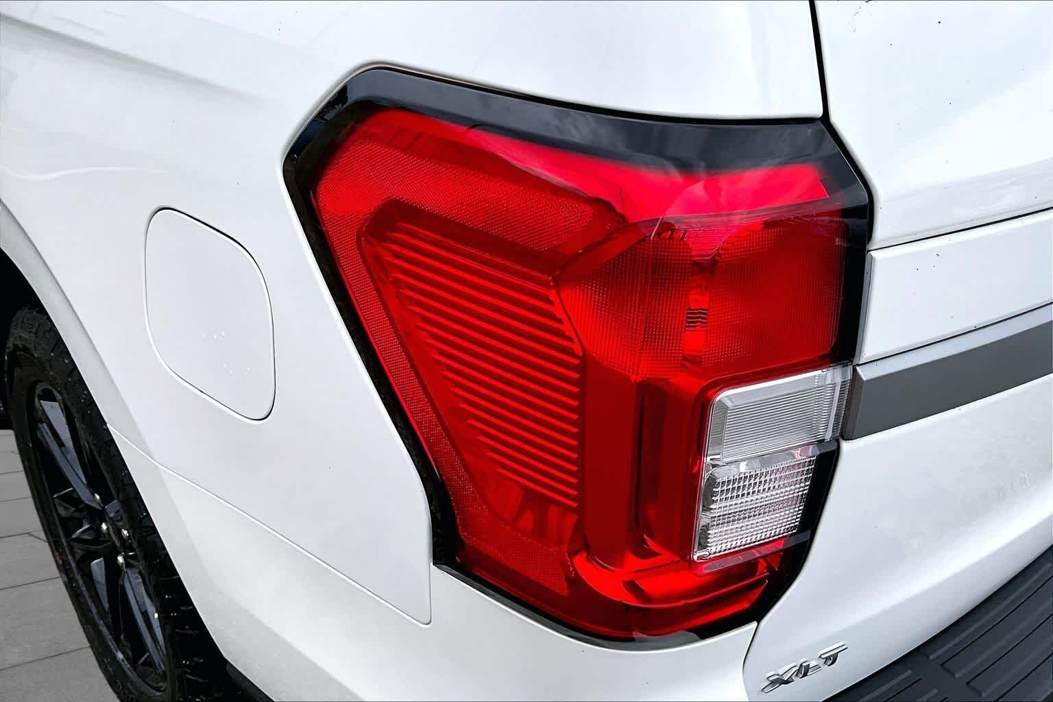 Used 2024 Star White Metallic Tri-Coat Ford XLT image 28