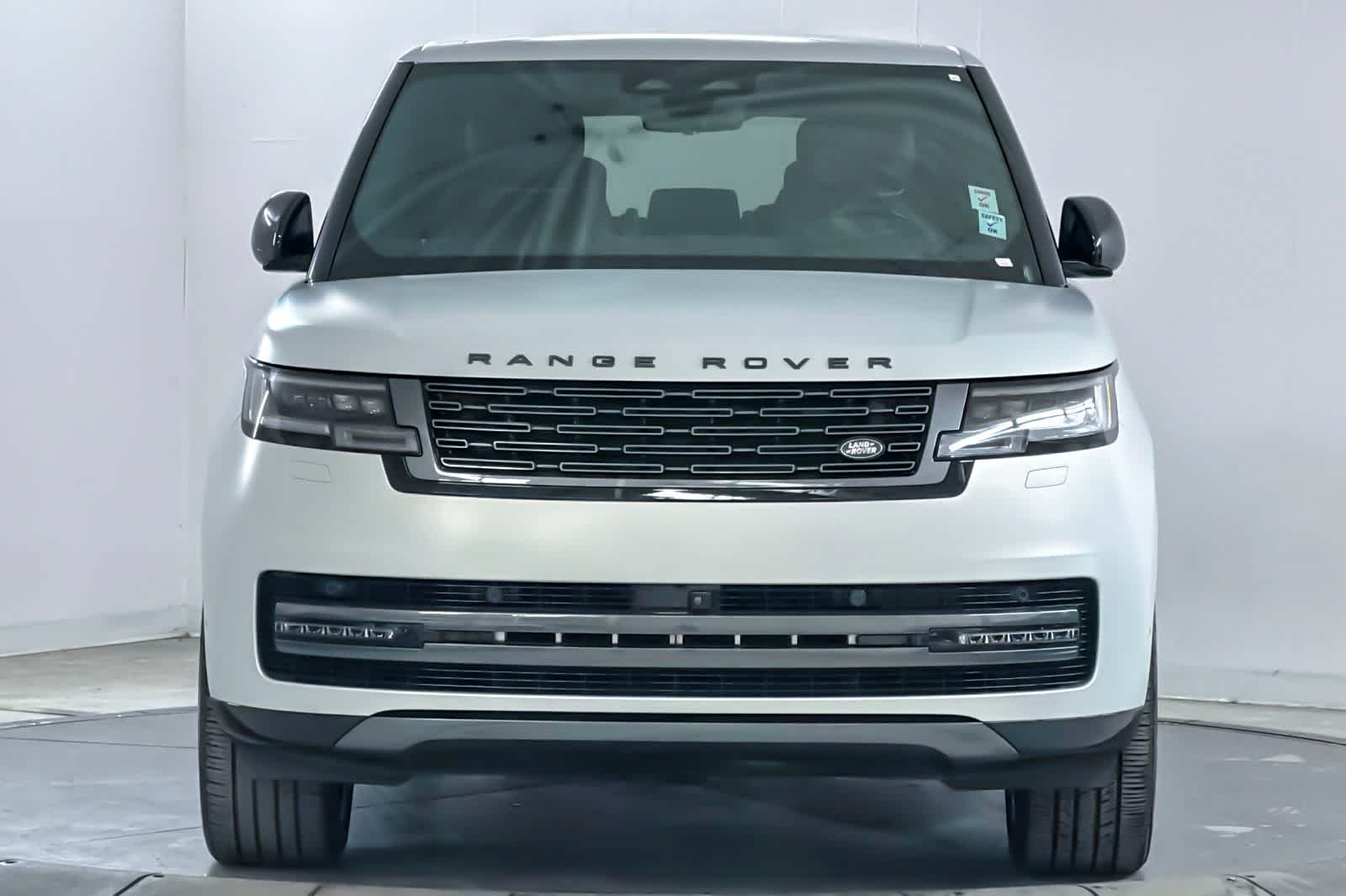 Used 2025  Land Rover Autobiography image 10