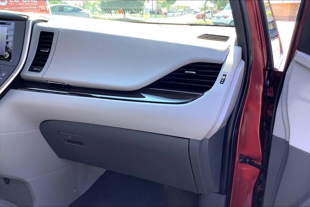 Used 2020 Red Toyota XLE image 19