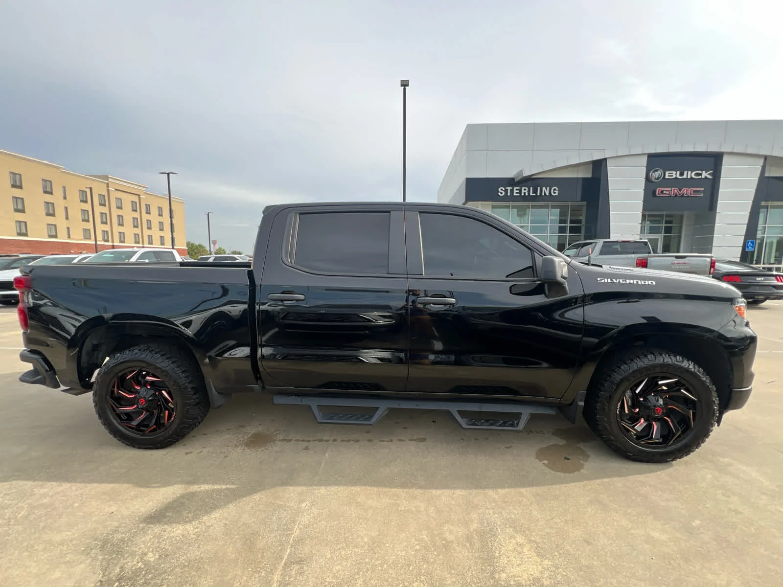 2025 Chevrolet Silverado 1500 Custom