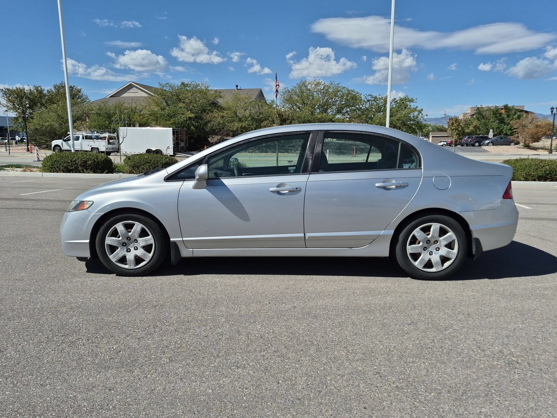 Used 2009 Silver Honda LX image 7