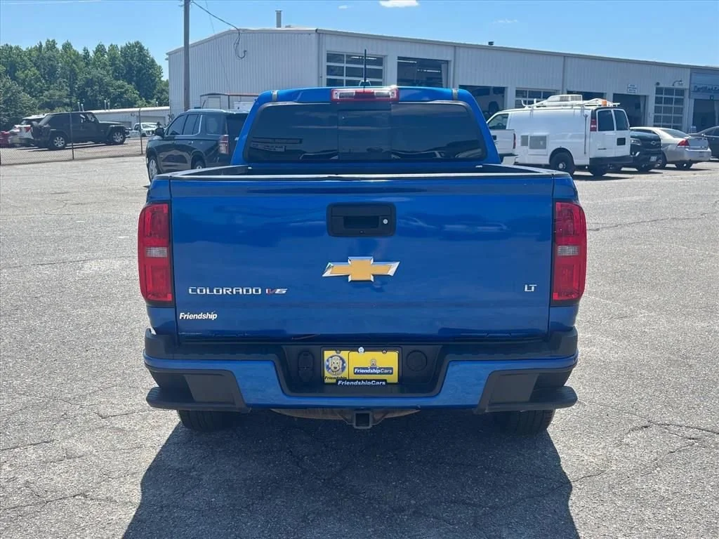 Used 2018 KINETIC BLUE METALLIC Chevrolet 4WD LT image 25