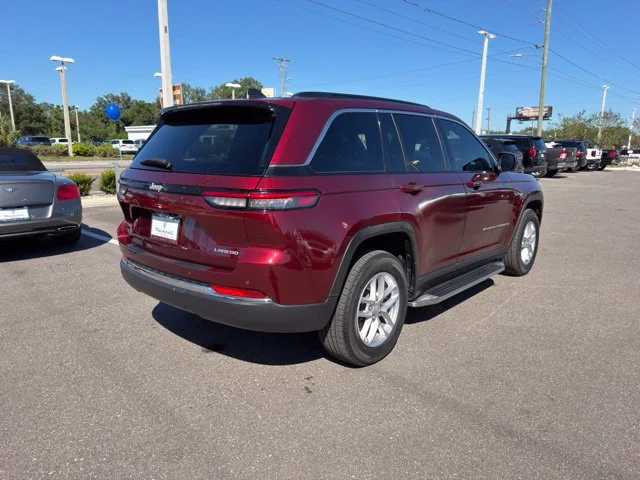 Used 2025 Velvet Red Pearlcoat Jeep Laredo X image 4