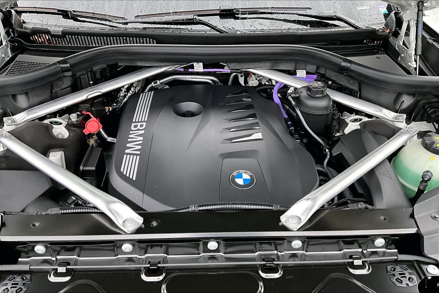 New 2027 Mineral White Metallic BMW xDrive40i image 16