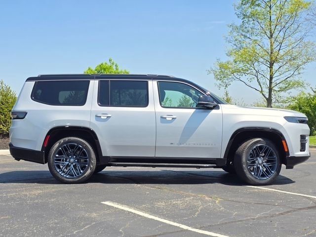 New 2026 Silver-Zynith Exterior Paint Jeep 85th Anniversary image 36