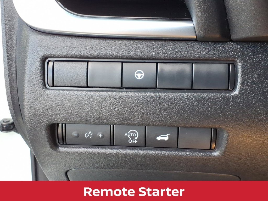 Used 2023 Pearl White Nissan SL premium w/heated leather seats & pano roof image 17