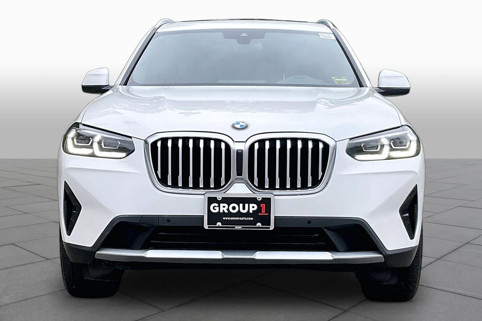 Used 2022 Mineral White Metallic BMW xDrive30i image 3