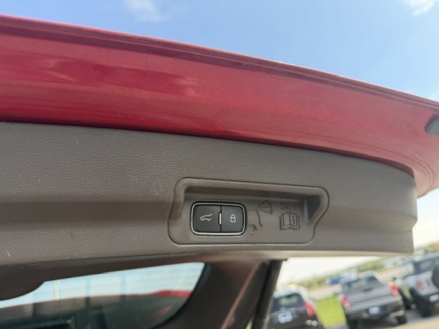 Used 2022 Red Metallic Ford Platinum image 32