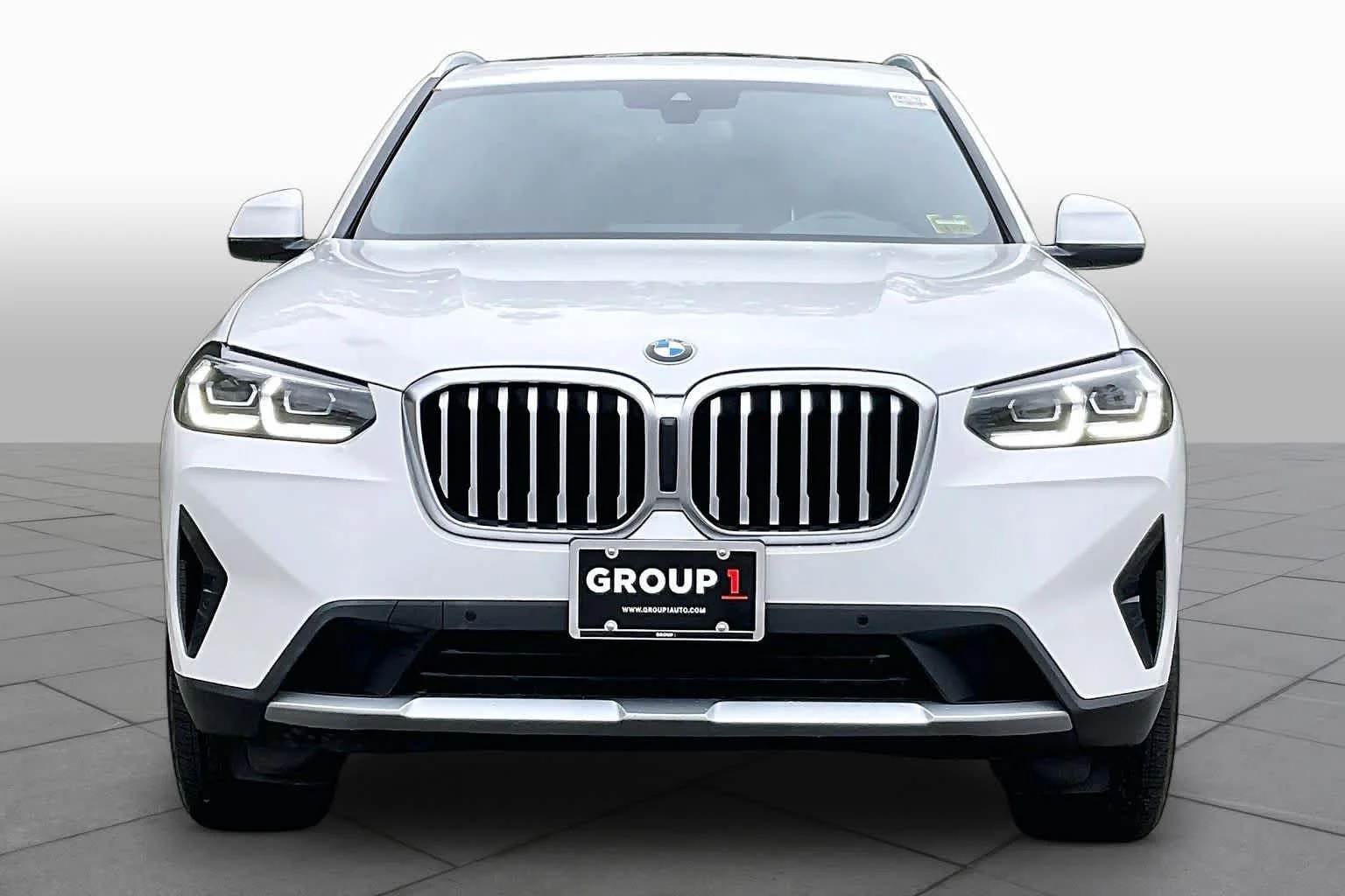 Used 2022 Mineral White Metallic BMW xDrive30i image 5