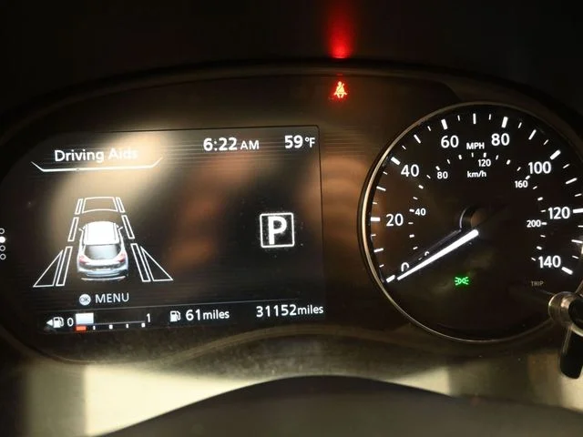 Used 2023 White Nissan SR image 26
