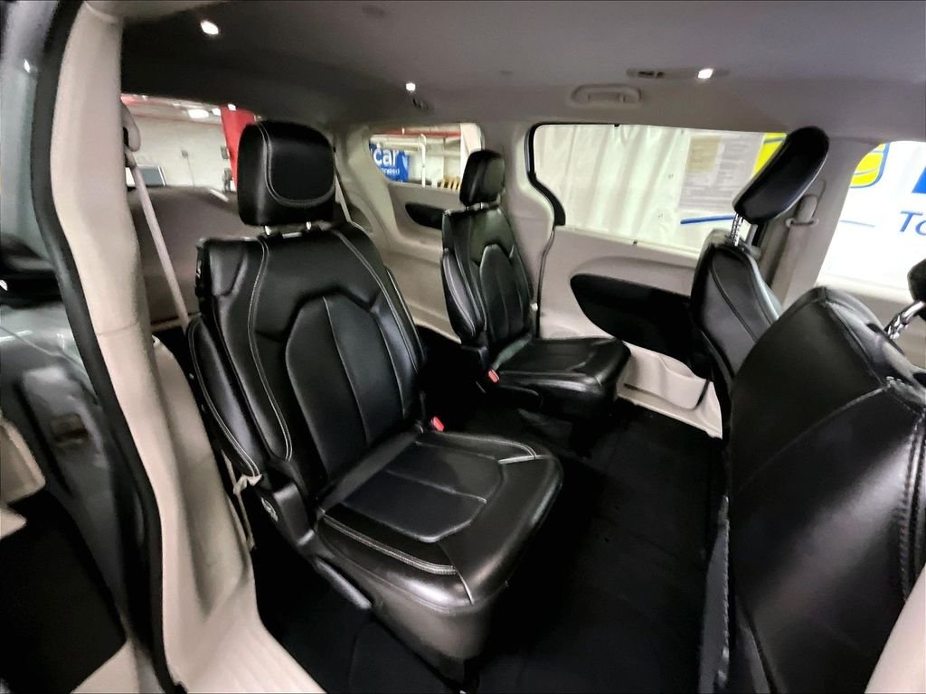 Used 2023 Silver Chrysler Touring L image 16
