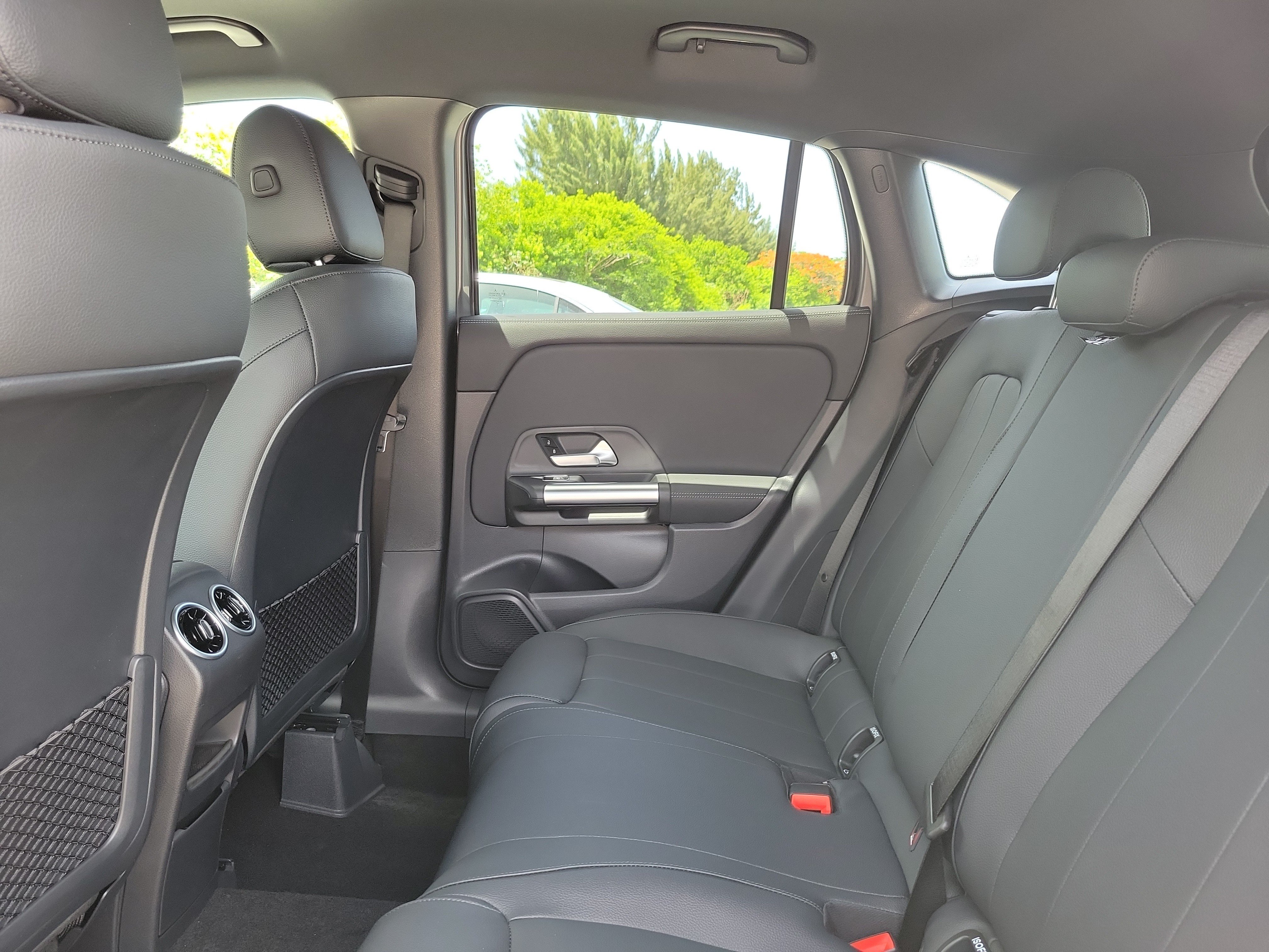 New 2026 Mountain Grey Metallic Mercedes-Benz GLA 250 image 34