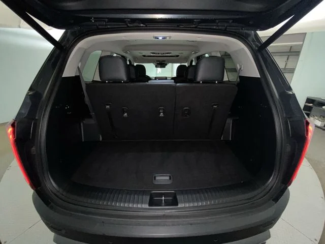 Used 2022 Gray Kia EX image 25