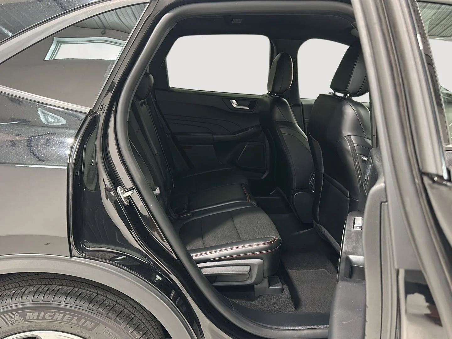 Used 2025 Agate Black Metallic Ford ST-Line image 24