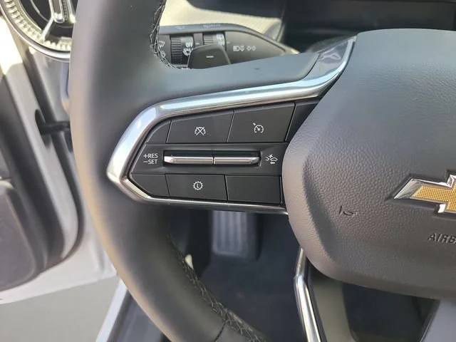 New 2027 Summit White Chevrolet LT image 27