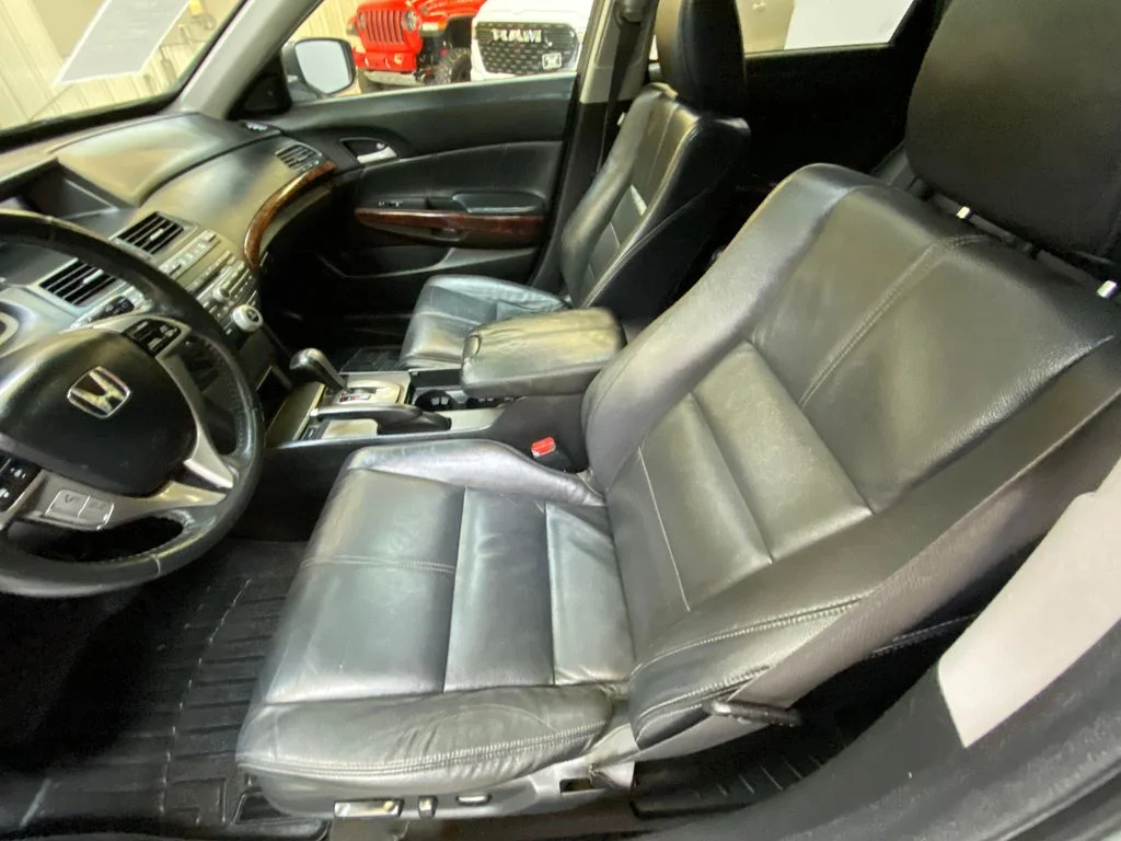 Used 2012 Silver Honda EX-L image 21