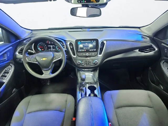 Used 2025 Gray Chevrolet LT image 17