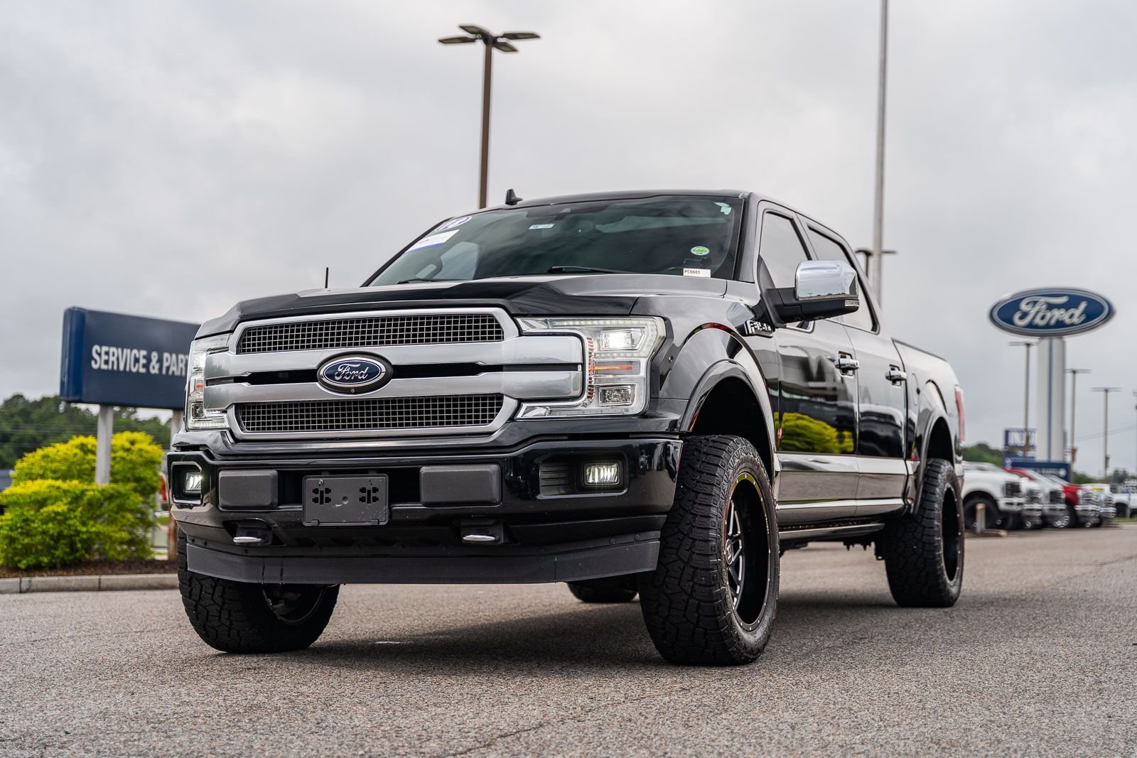 Used 2018 Black Ford Platinum image 2