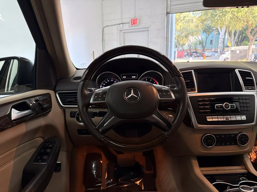 Used 2013 Black Mercedes-Benz ML 350 image 25