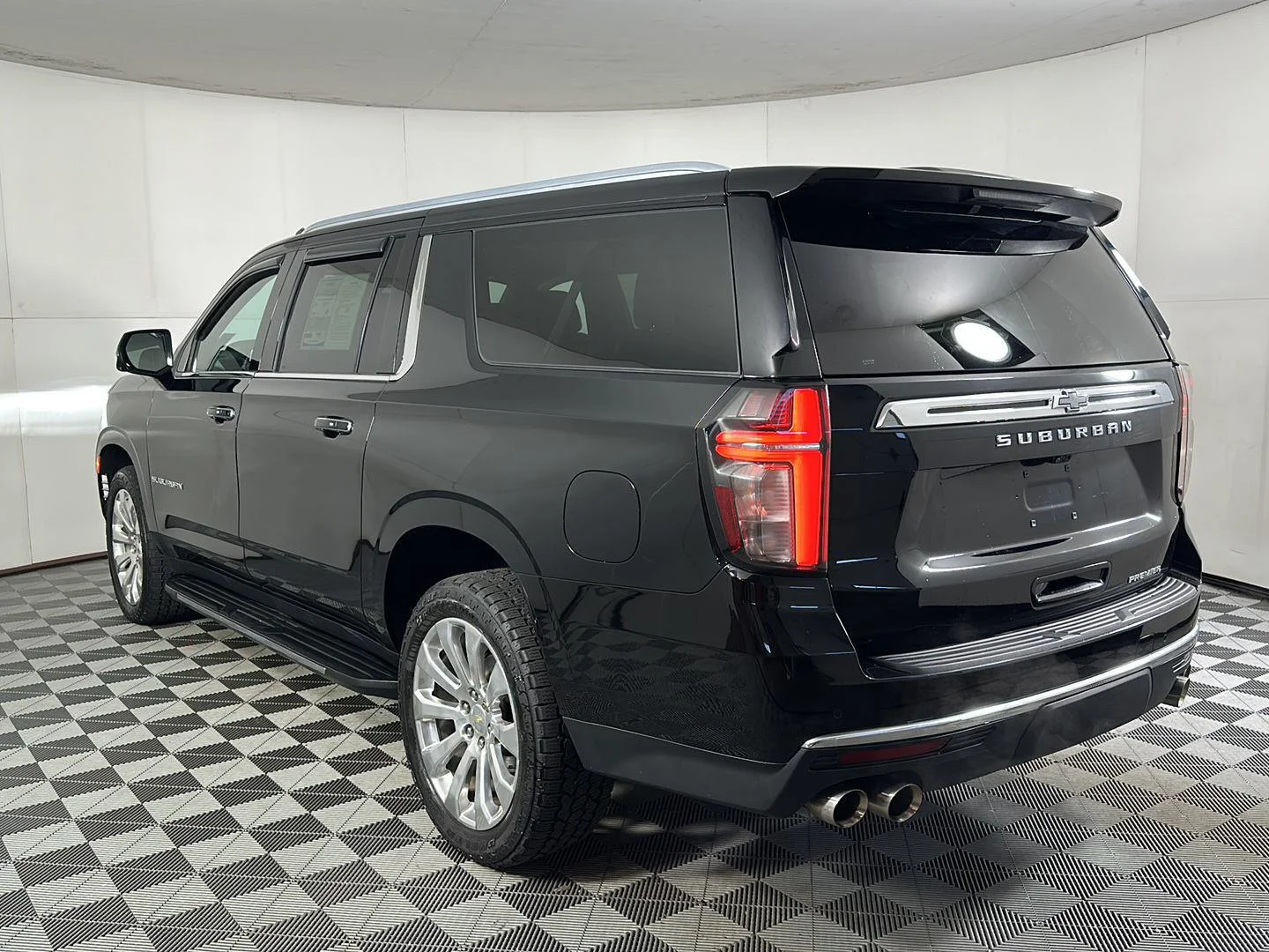 Used 2021 Black Chevrolet Premier image 8