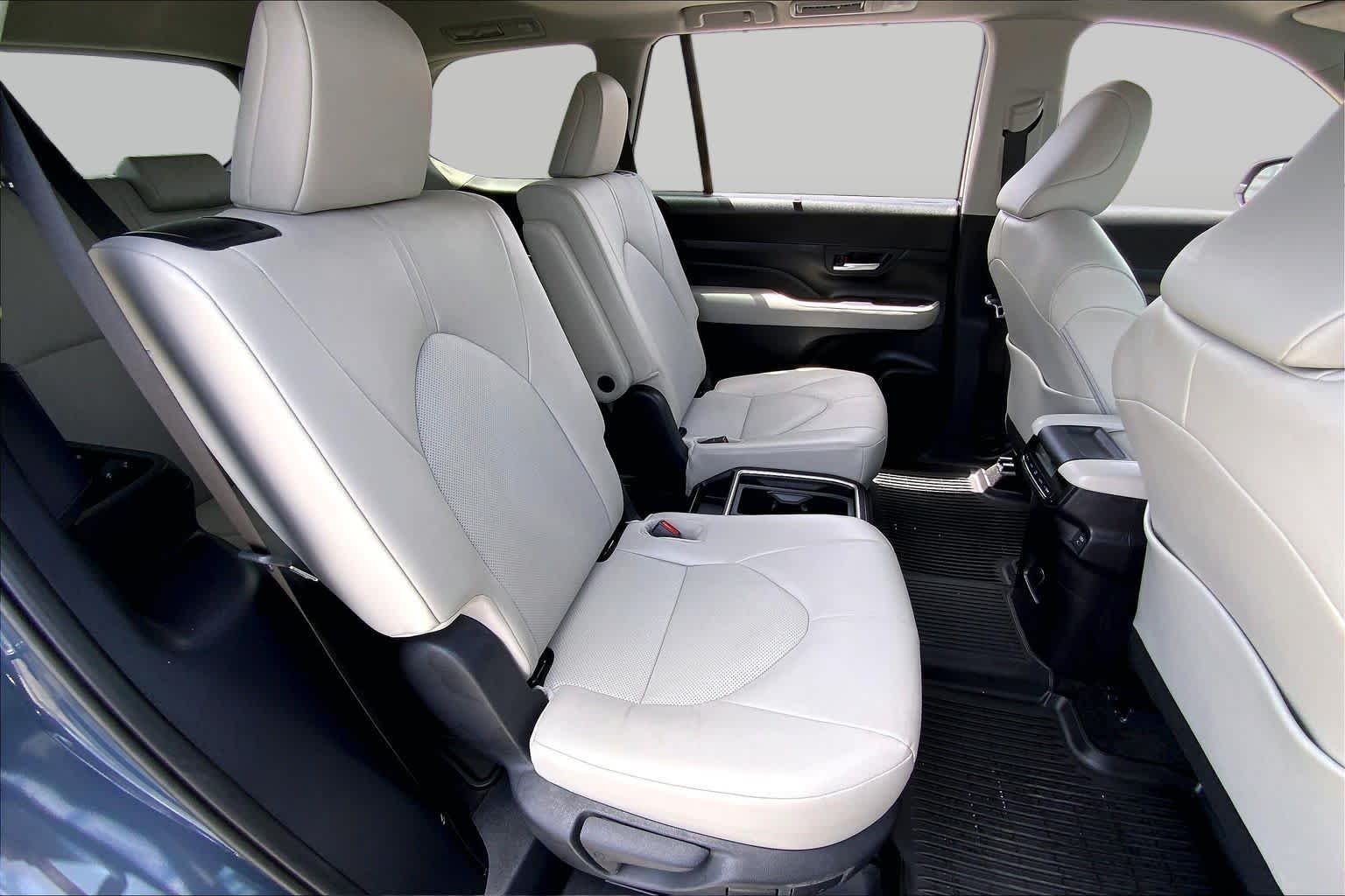 Used 2025 Storm Cloud Toyota XLE image 19