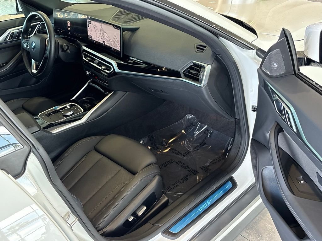 Used 2023 White BMW eDrive40 image 40