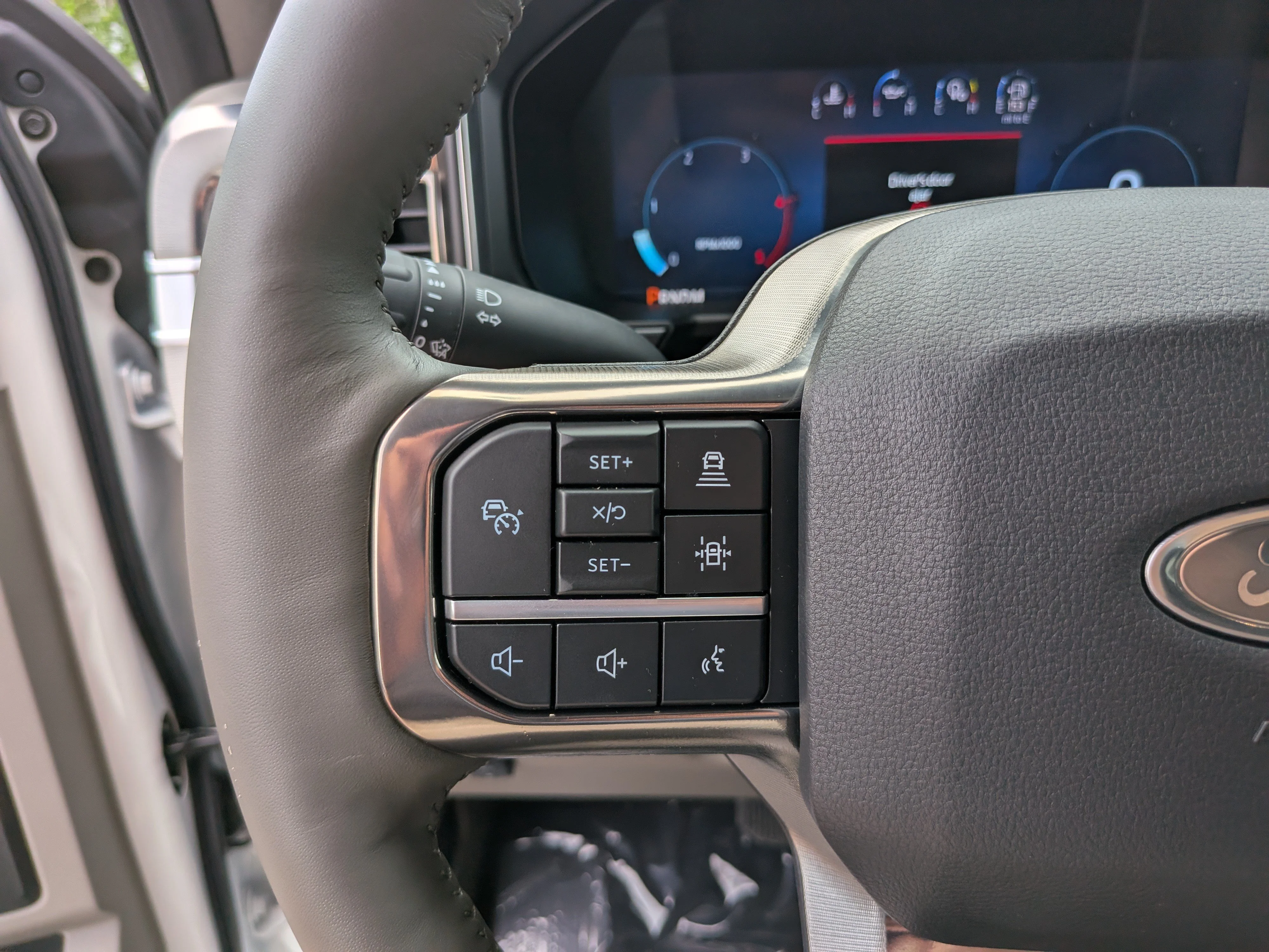 New 2026 Star White Metallic Tri-Coat Ford F-250® Platinum® image 30