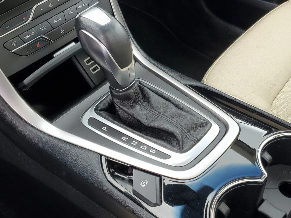 Certified Used 2018 White Gold Metallic Ford SEL image 19