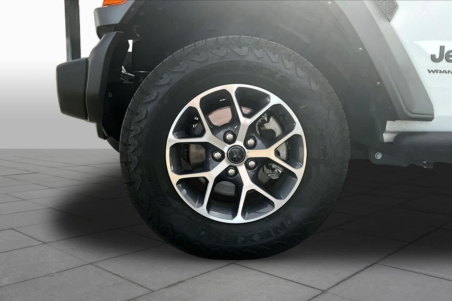 Used 2024 Bright White Clearcoat Jeep Sport S image 10
