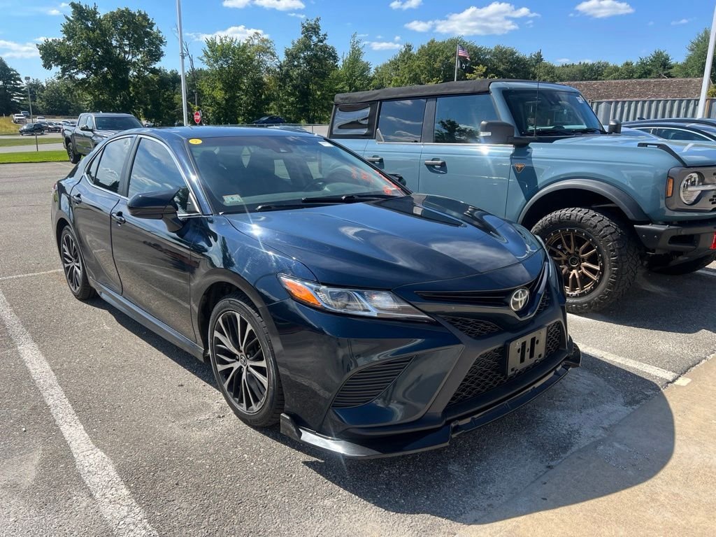 Used 2020 Blue Toyota SE image 1