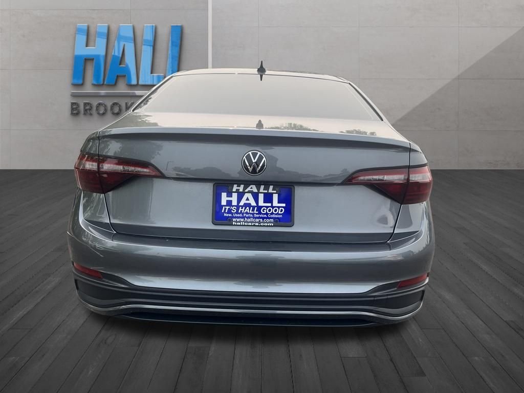 Certified Used 2024 Gray Volkswagen 1.5T SE image 5