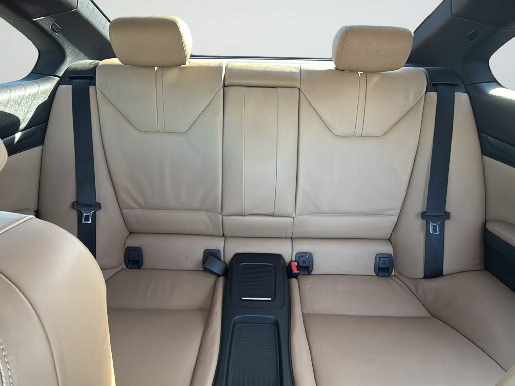 Used 2011  BMW Base image 22