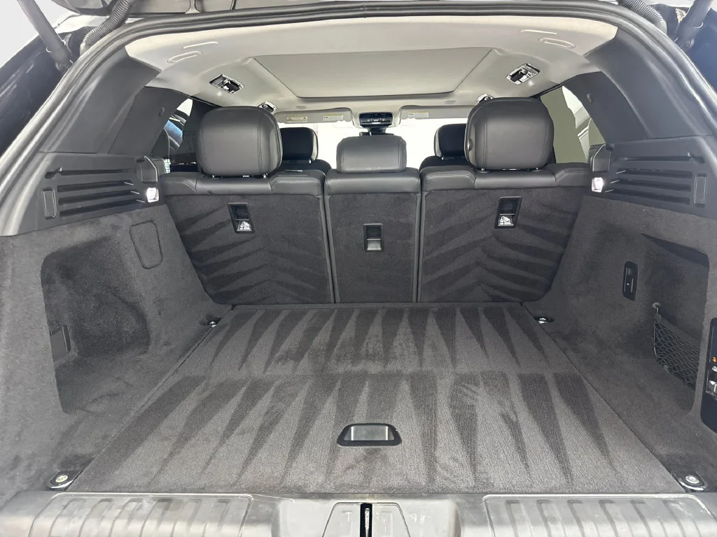 Used 2023 Black Land Rover SE image 77