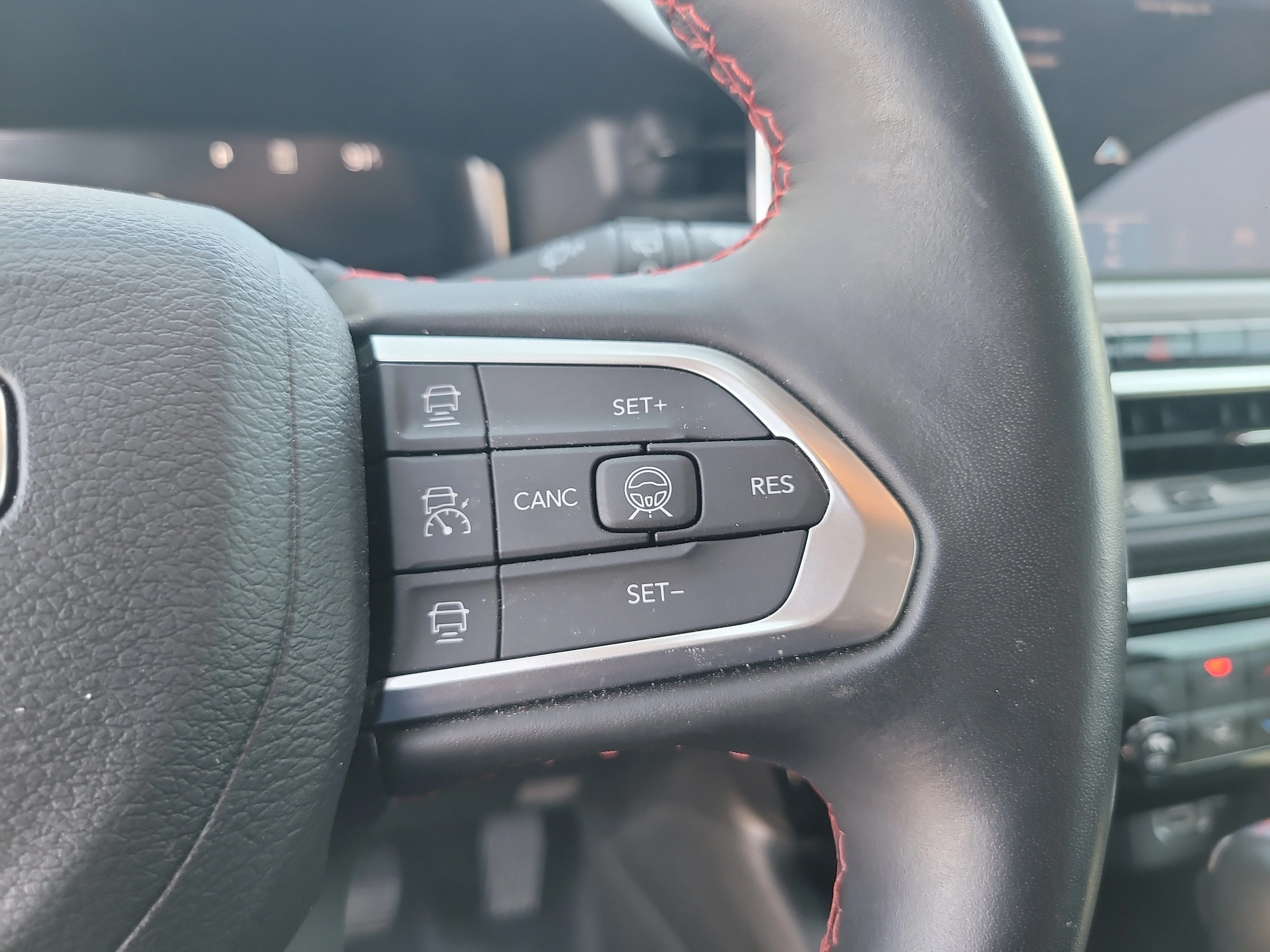 Used 2022 Sting-Gray Clearcoat Jeep Trailhawk image 28