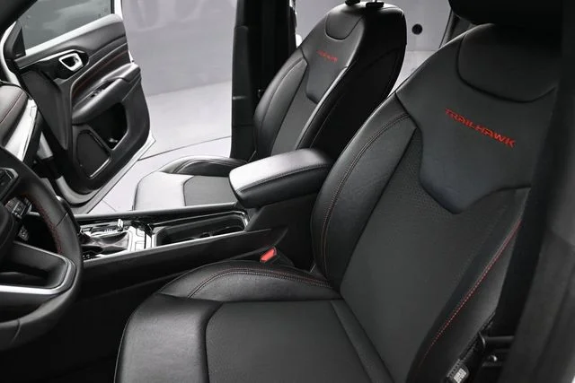2025 Jeep Compass Trailhawk - Photo 14