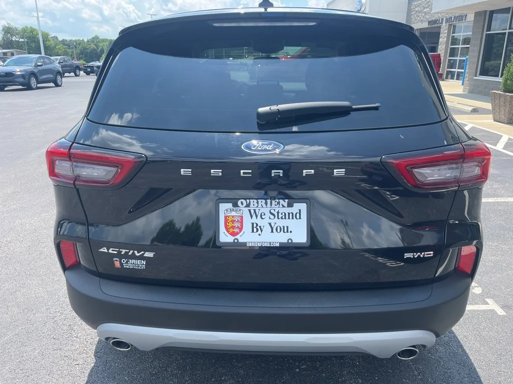 Used 2023 Black Metallic Ford Active image 4