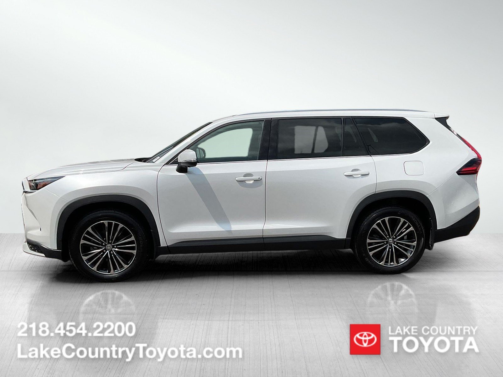 Used 2025 Toyota Grand Highlander Platinum with VIN 5TDADAB51SS016831 for sale in Brainerd, Minnesota