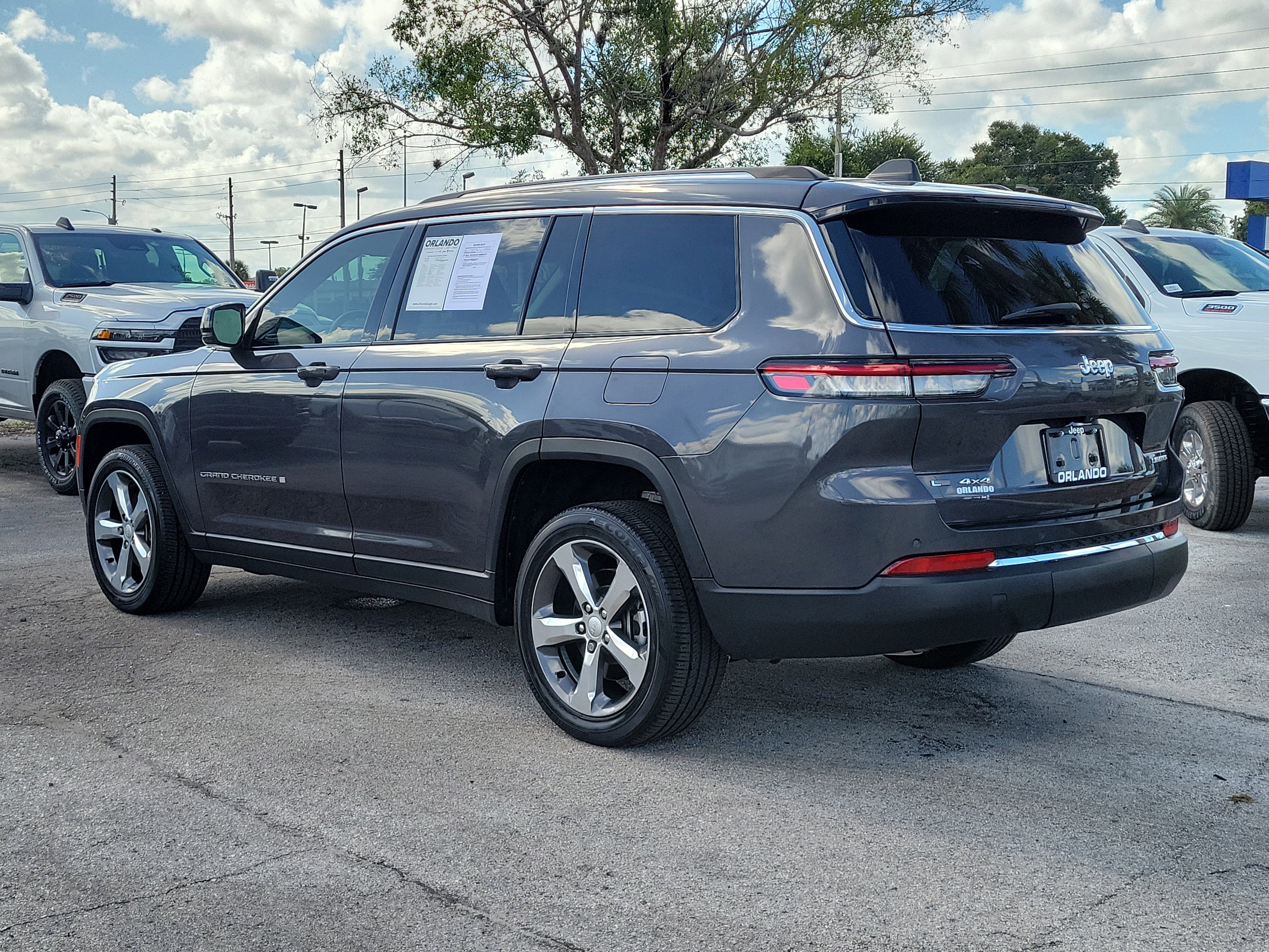 Used 2022 Baltic Gray Metallic Clearcoat Jeep Limited image 4