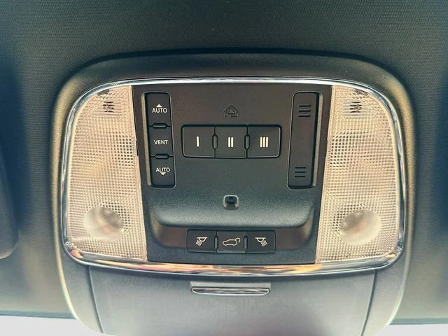 Used 2018 Blue Dodge R/T image 23