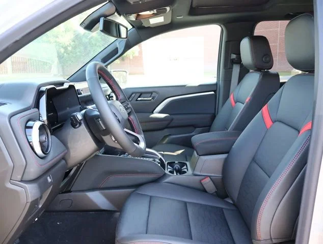 2026 Chevrolet Colorado Z71 - Photo 10