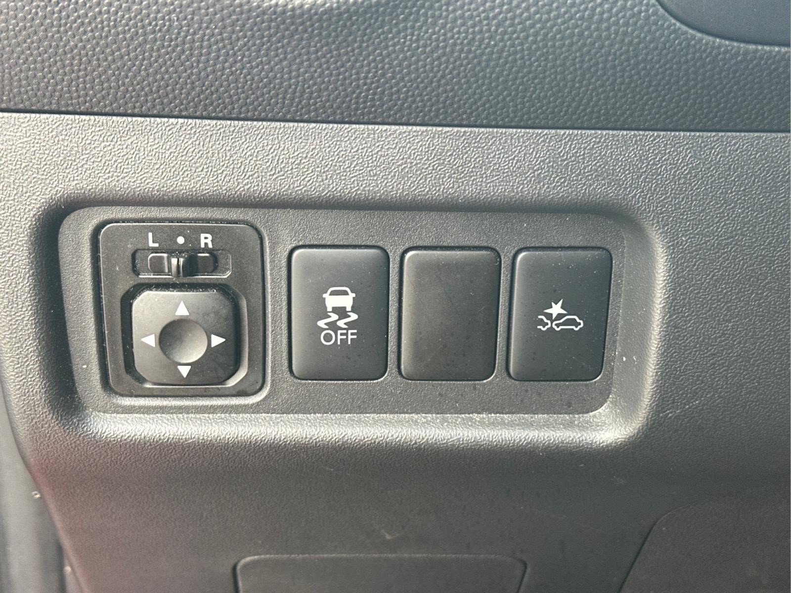 Used 2024 Wine Red Mitsubishi ES image 20