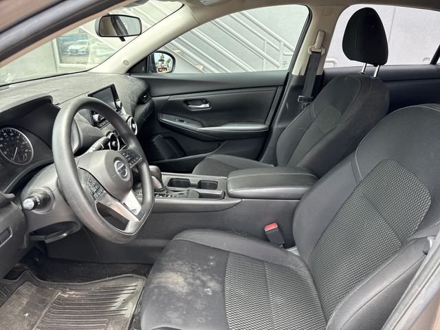 Used 2022 Gray Nissan S image 9