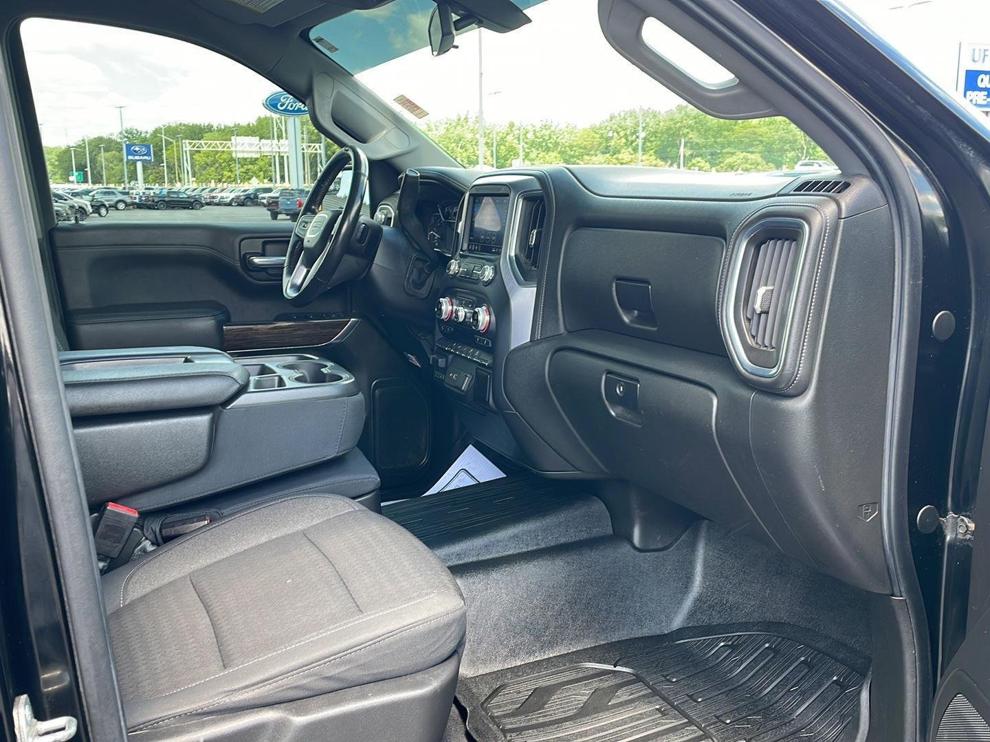 Used 2020 Onyx Black GMC Elevation image 33
